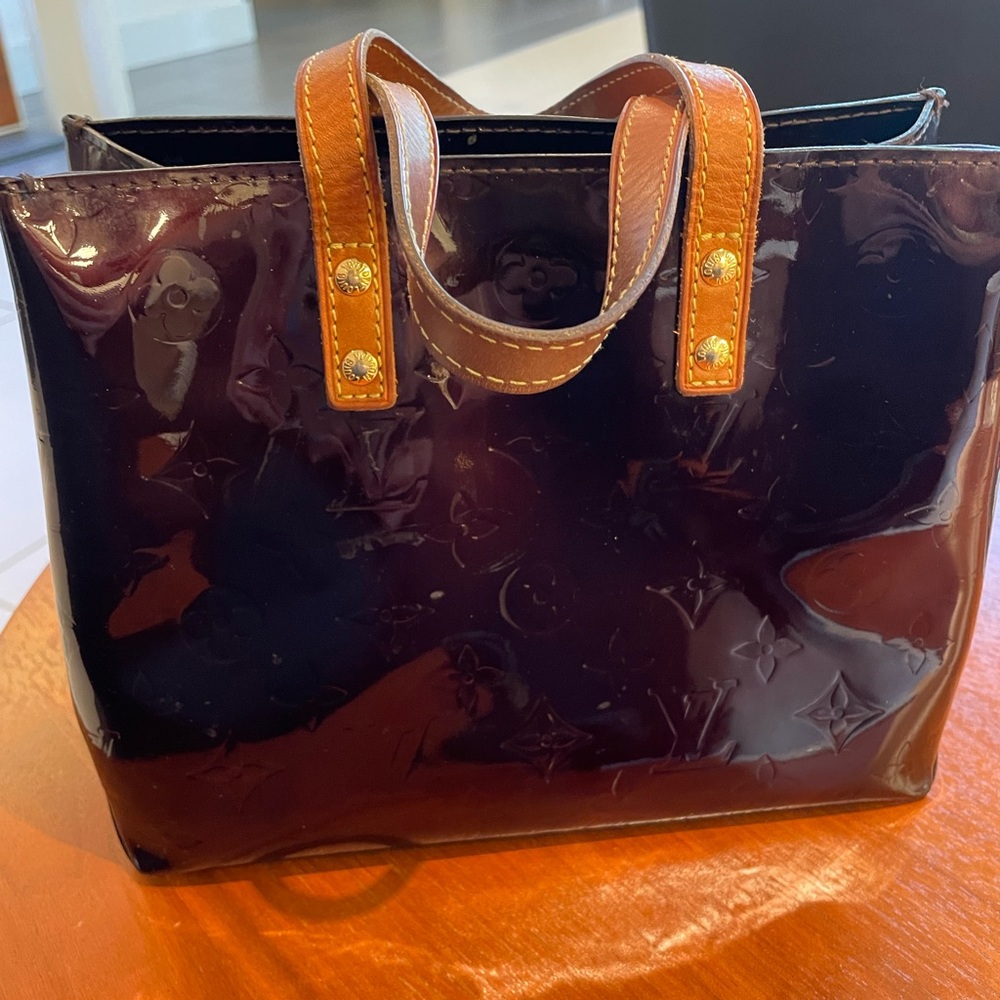 Louis Vuitton Reade Vernis PM Amarante Hand Bag